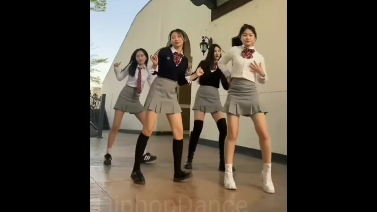 Group gril Dance video viral short