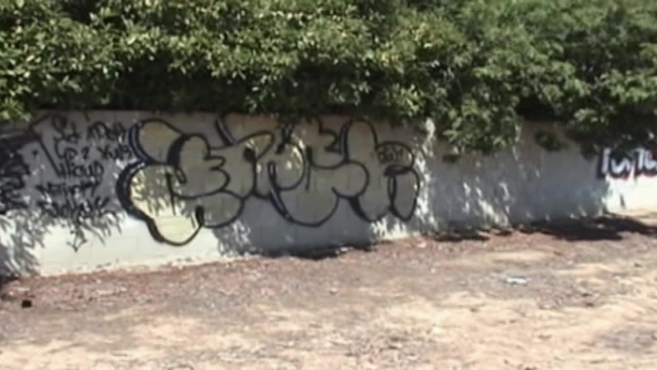 iPaint - Fresno Graffiti - Documented (2008)