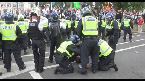 TSG RIOT POLICE ARREST A MAN AT PARLIMENT SQUARE 24 07 2021