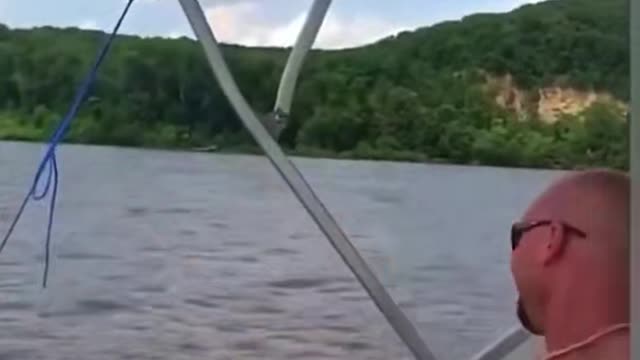 Unknown Fish 🐠 in the boat got everybody Laughing 🤣