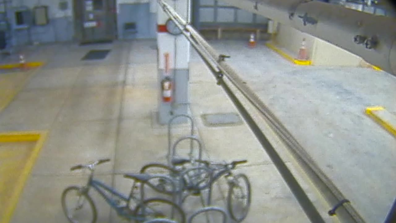 3134RHOBG2GarageEntrance_2021-01-06_00h20min01s763ms.mp4