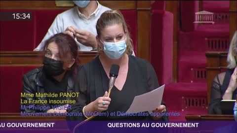 Échange tendu à l'Assemblée