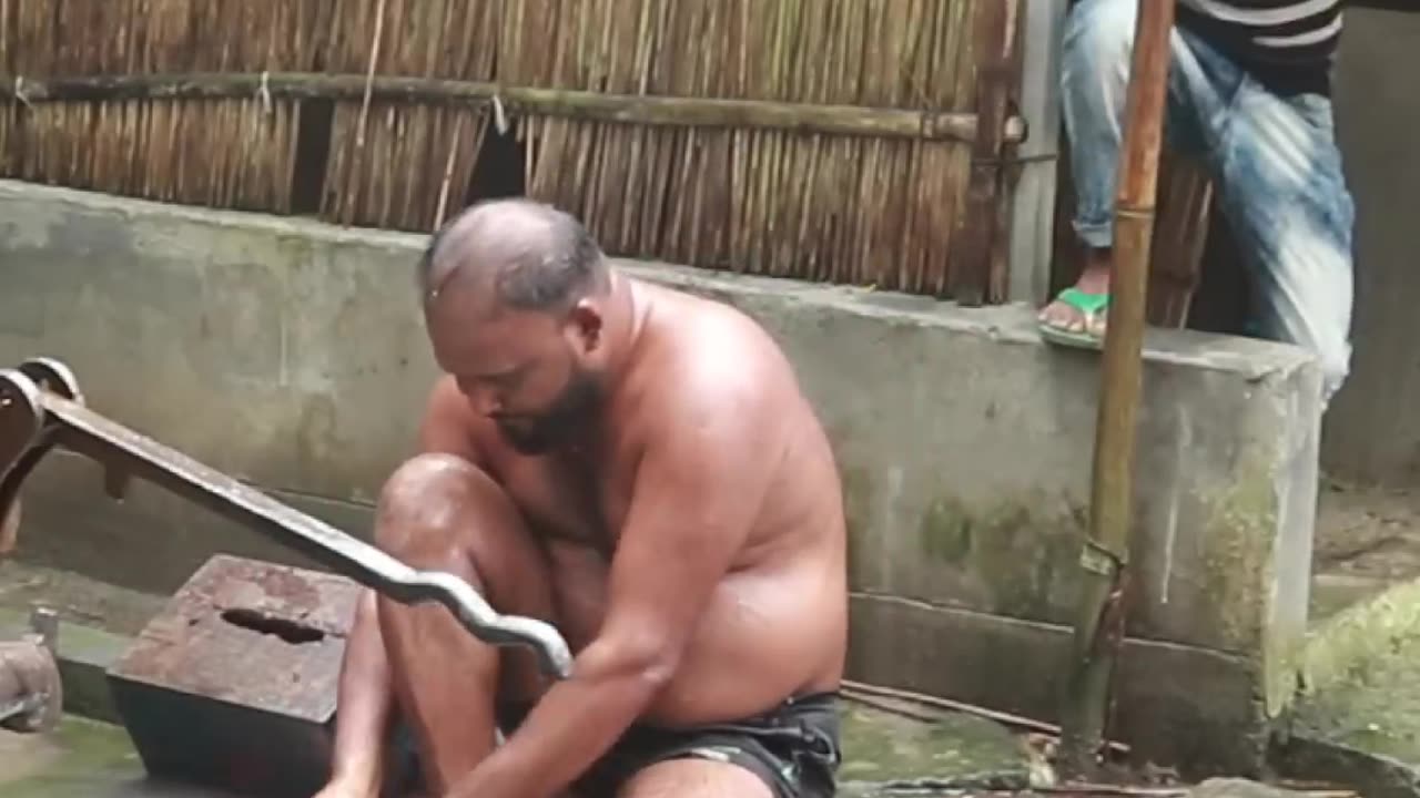 BEST FUNNY SHAMPOO PRANK ON BATH MAN! | #CONTENT321