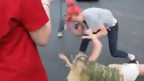 Fighting over a guy😳