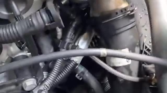 Add antifreeze to BMW and find that the pipe below is leaking