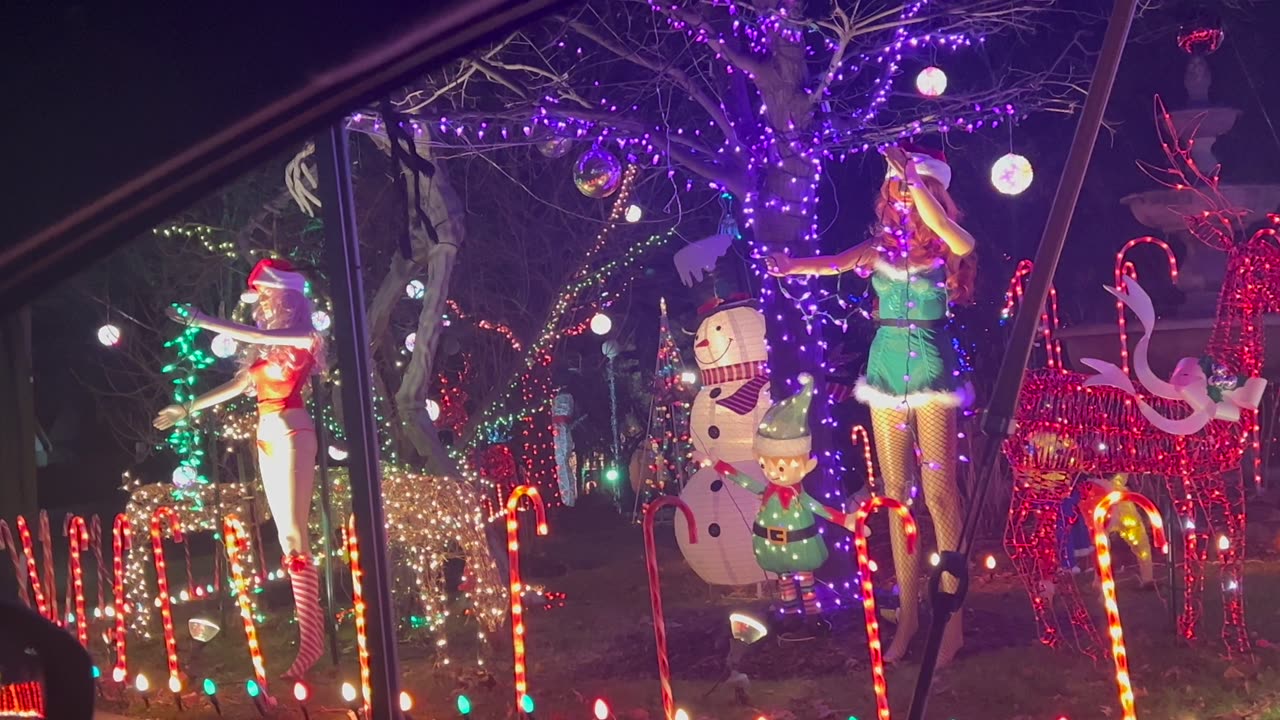 #CoolChristmasHouse In #CliftonNJ https://youtu.be/sHmgGyOujeU