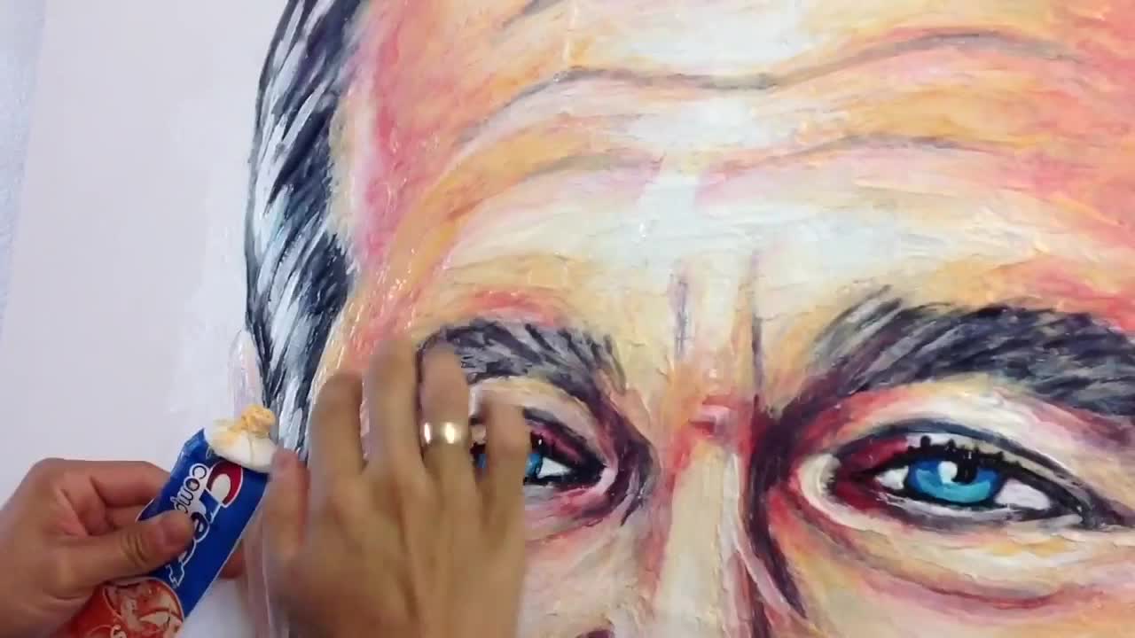 Artist's unique method uses toothpaste to create portraits