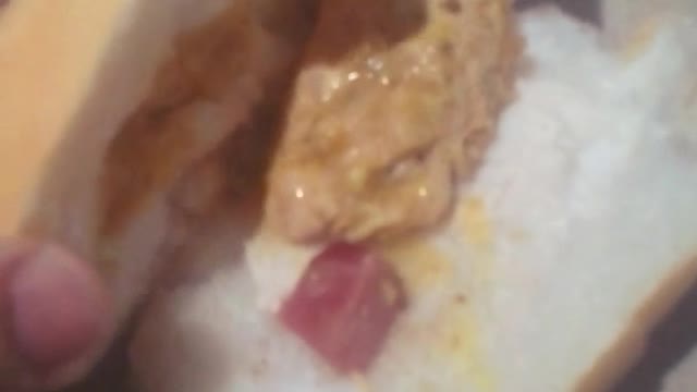 fazendo salada de alface tomate cebola suco
