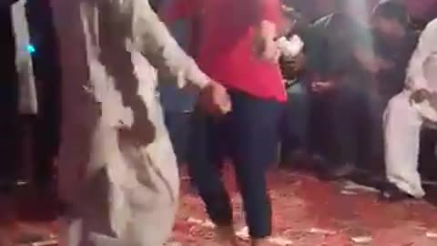 Funny Molvi Mujra Dance