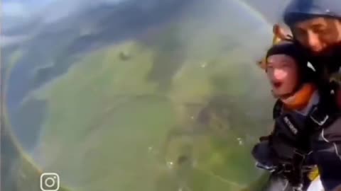 How the rainbow looks from high altitude👇