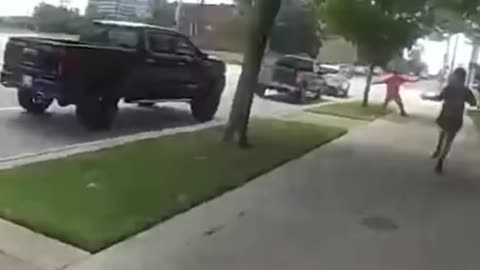 Truck Driver Tackles Suspect Running From Cops