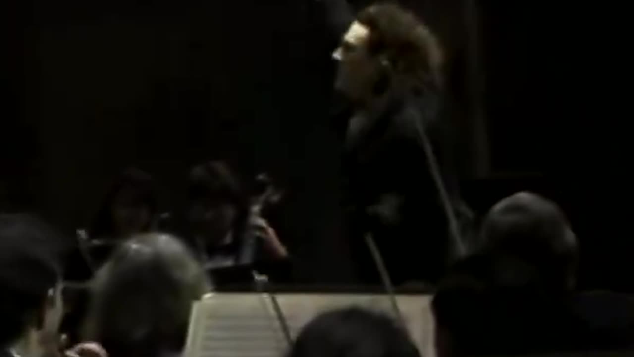 Weird Al Yankovic conducting the Jr. Philharmonic Orchestra