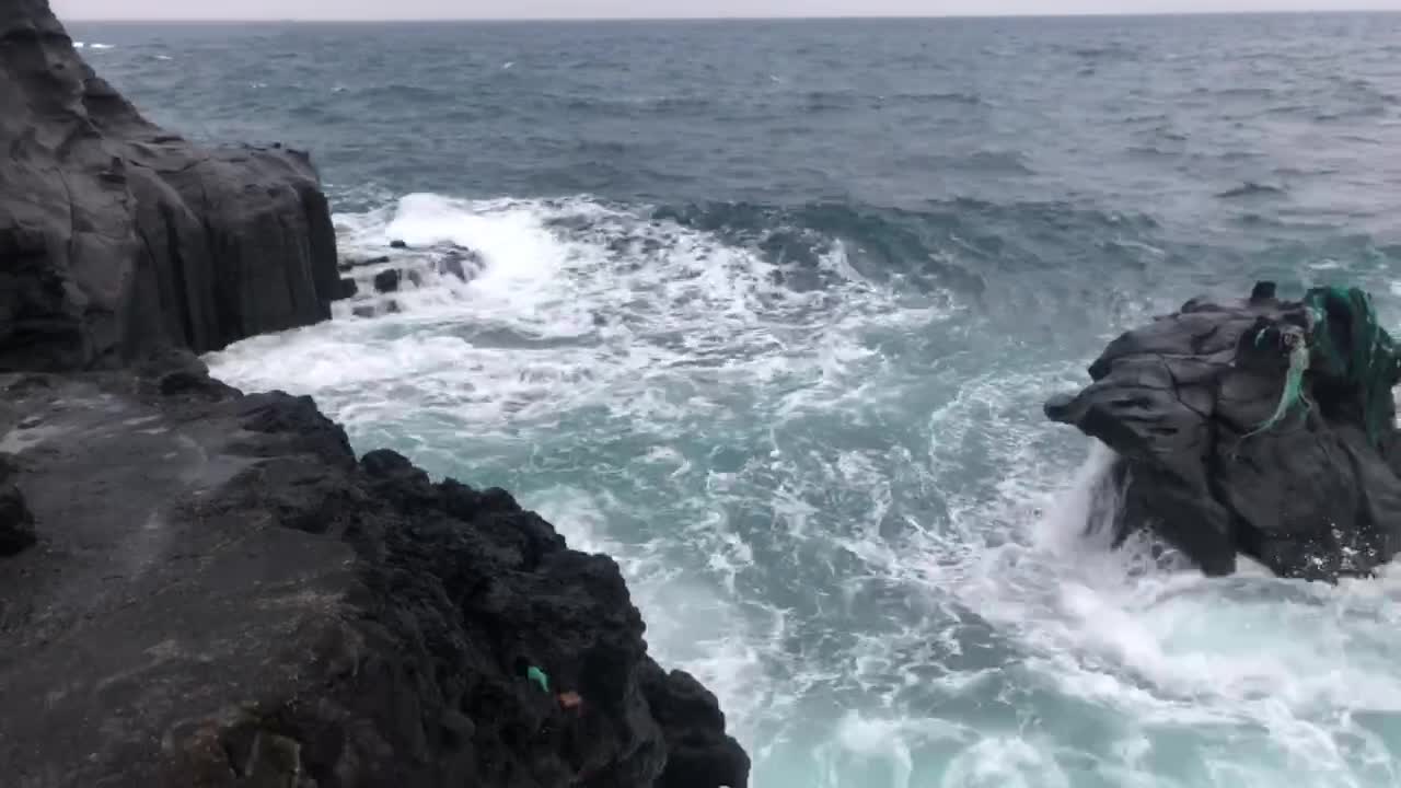 rough waves and winds in Jeju Island