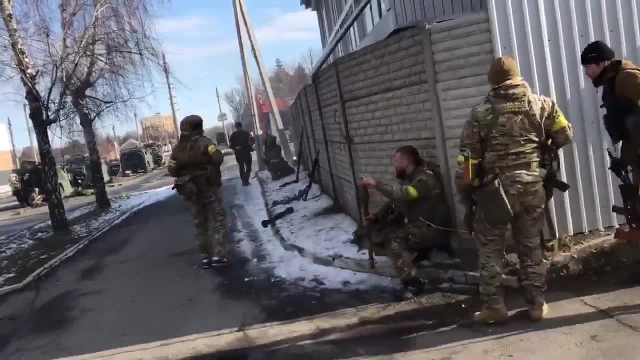 Fierce street-to-street fighting right now in Kharkiv!