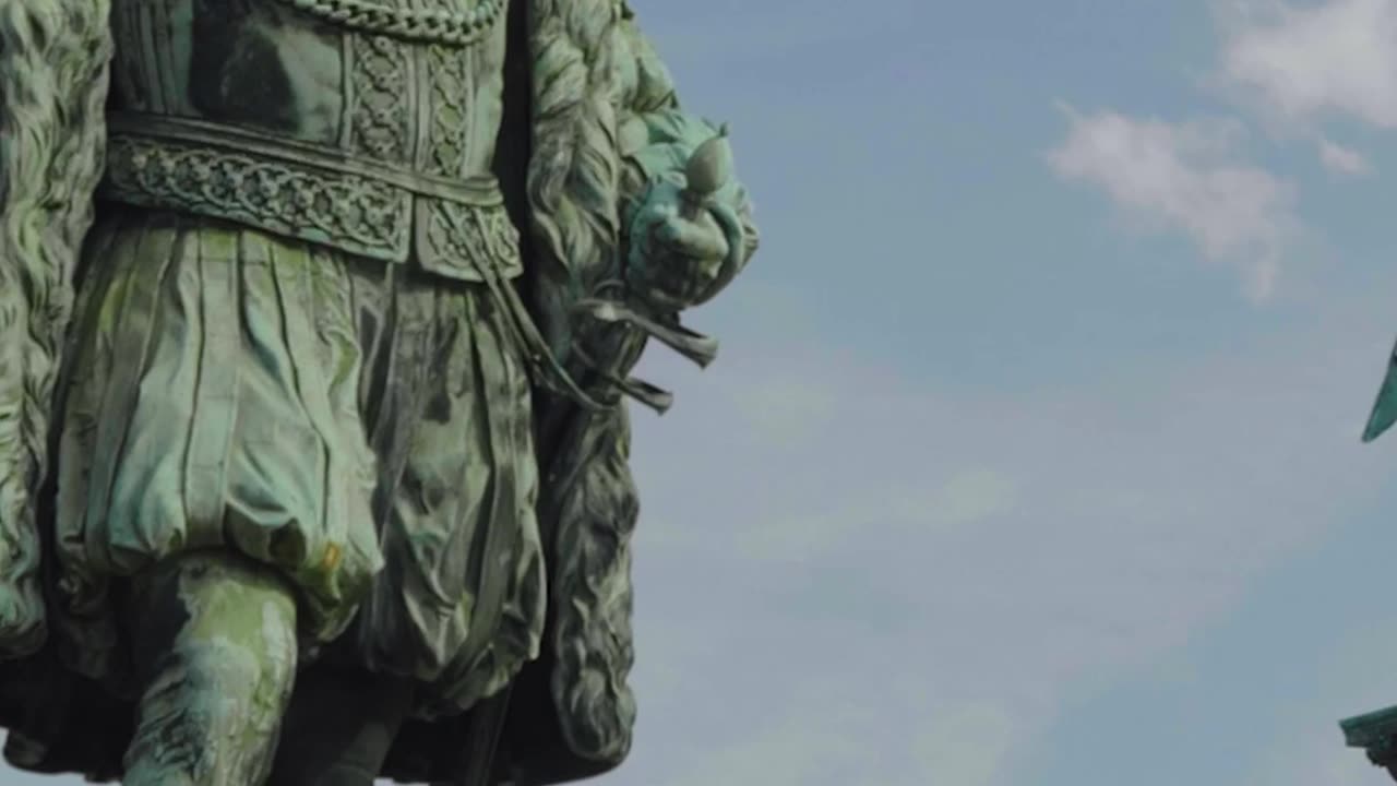 I went to the New Palace Stuttgart for 14 minutes