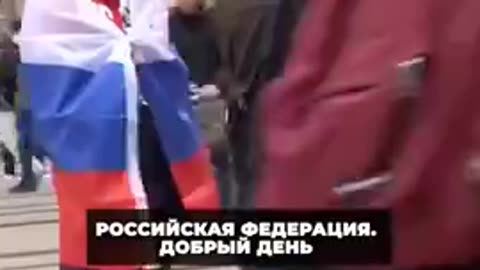 A RUSSIAN FLAG IN THE CENTER OF PARIS. VIVE LE FRANCE!