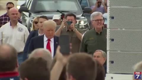 30 Juin 2021 le président Trump arrive au Texas a la frontière Mexicaine