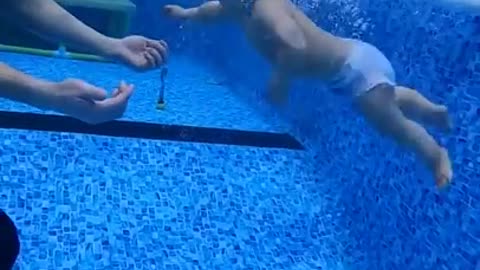 Small kid swimming video😱