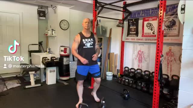 Swings Racks: Kettlebells