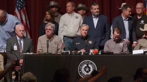 Beto O'Rourke Interrupts Texas Governor Abbott's Presser On The Texas School Shooting