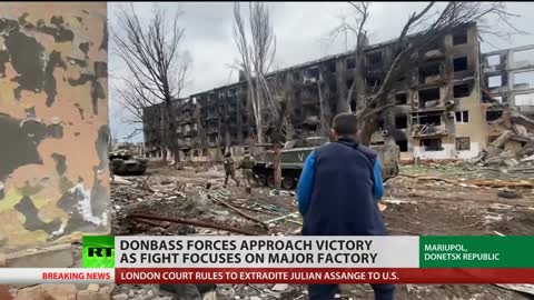 Le forze a guida russa hanno intensificato il loro assalto all'acciaieria di Azovstal,muovendosi per un ultimo stallo contro i nazisti ucraini a Mariupol.Murad Gazdiev ci porta le ultime dal campo di battaglia.