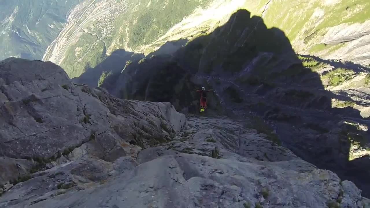 Proximity flying from a mountainside cliff