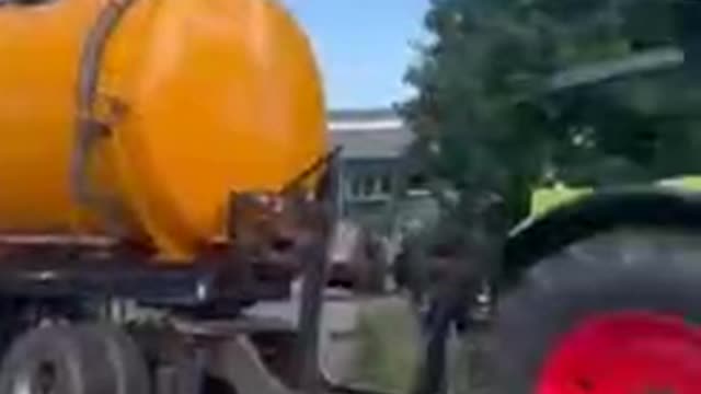 Olanda mobilitazione dei contadini blocca il paese