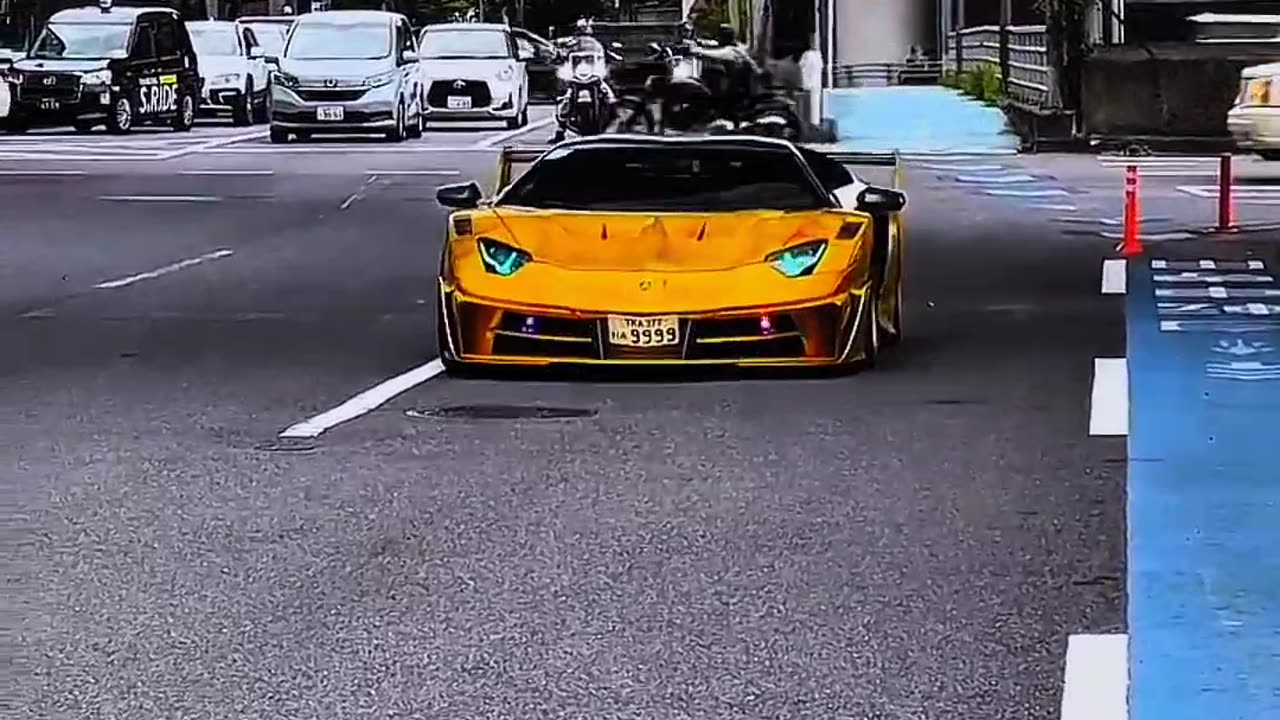 Orang yang sangat beruntung karena mamiliki Lamborghini Aventador SVJ yang sangat langka sekali