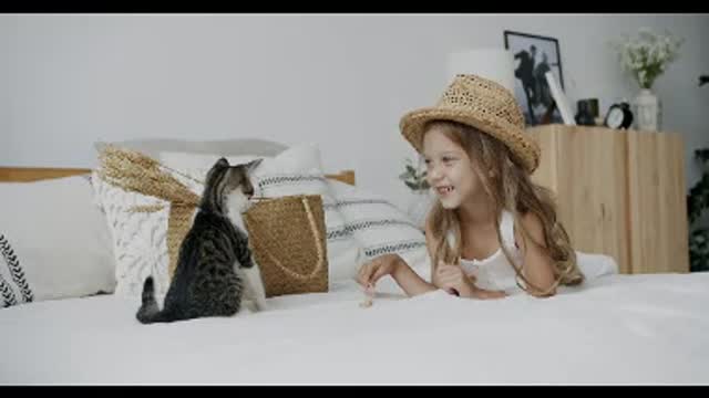 Cat & Baby Girl Funny Conversation - Funny Cat video - CatStore #2