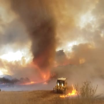 Chaparral Fire Spawns Fire Tornado