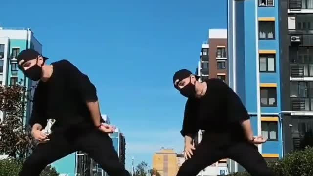 Shuffle dancers