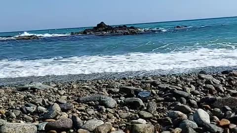 A first-person video of the beautiful Korean gravel beach.