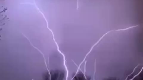 It's terribly beautiful, in Kansas it was possible to shoot not video beautiful lightning.