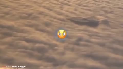 Warning! There's a spaceship above the clouds in Florida! UFO