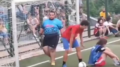 Wow footbal:www.nafeesalfarabi.blogspot.com