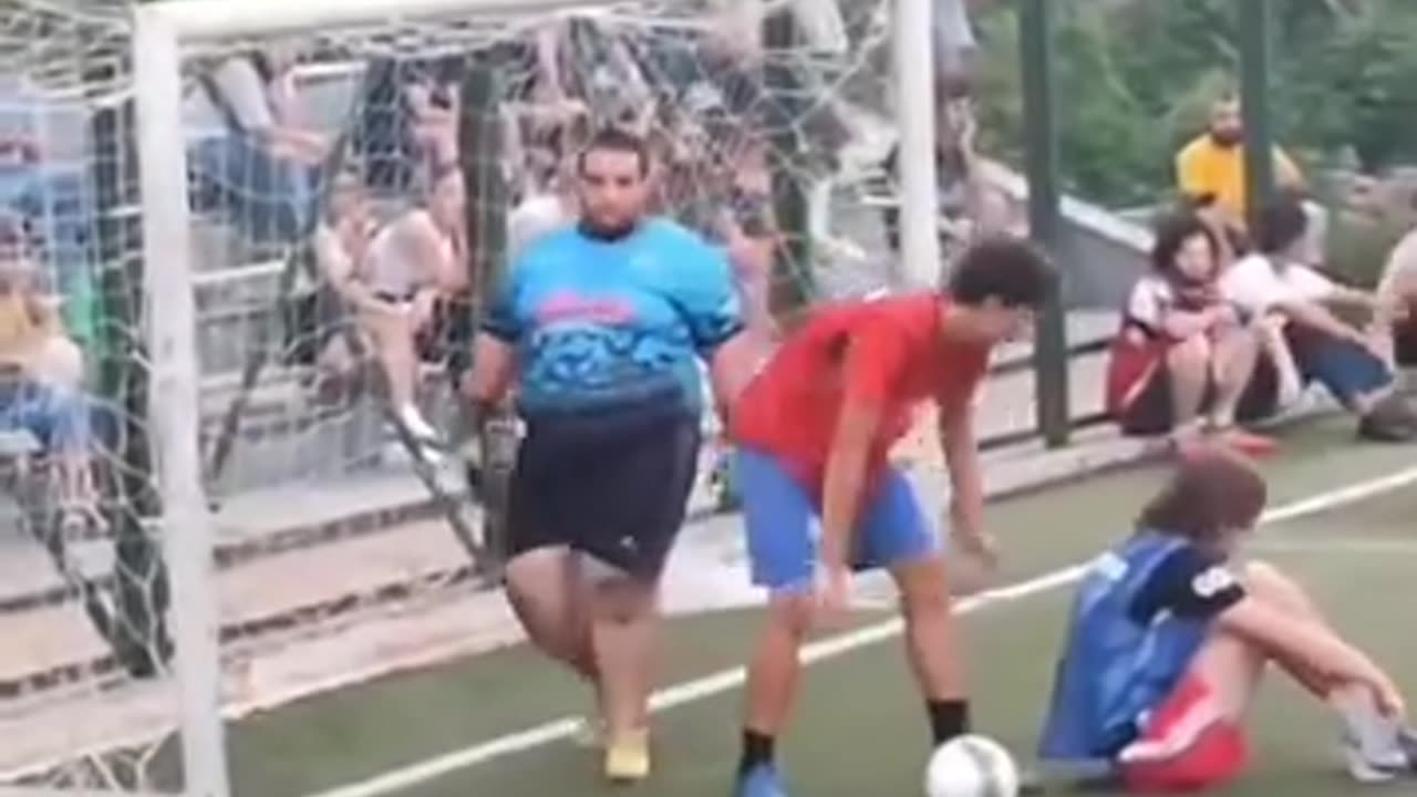 Wow footbal:www.nafeesalfarabi.blogspot.com