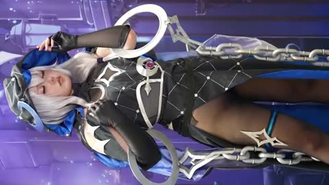 パンツを履き忘れたコスプレイヤーCosplayer who forgot to wear pants