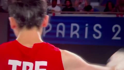 🚨 ANOTHER GOLD MEDAL STOLEN.