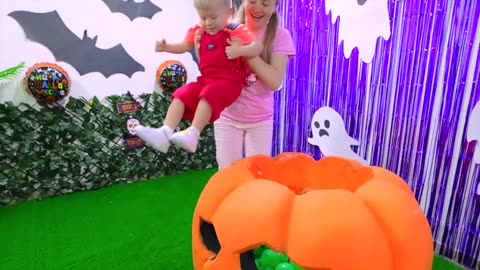 Halloween is Coming_ Oliver and Mom Trick or Treat Preparations