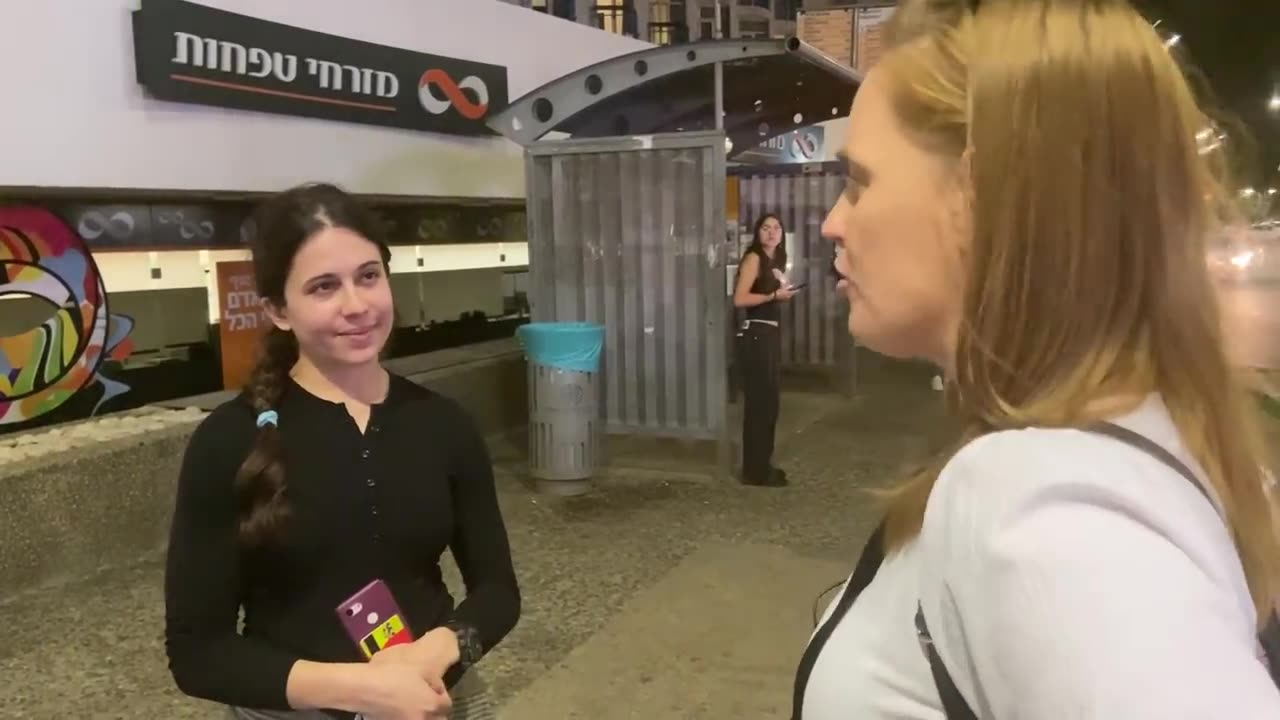 Crowd gathers to ask questions about Yeshua & man upset over cousin’s murder #oc
