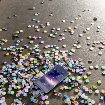 Incredibly done animations. Tag a friend who is addicted to a phone 📱