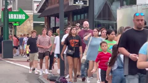 GATLINBURG MIDNIGHT PARADE AND FIREWORKS SHOW. LIVESTREAM