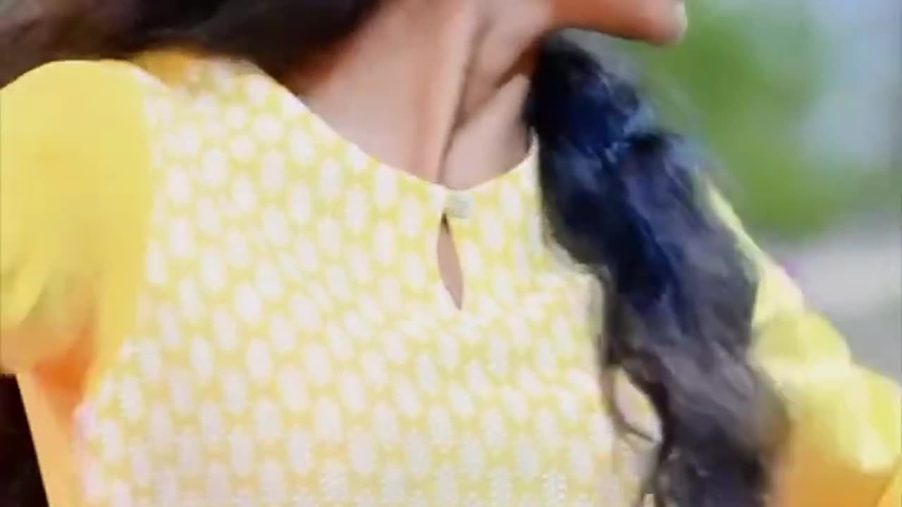Hot sexy babe vibing for college papa song from #MAD movies