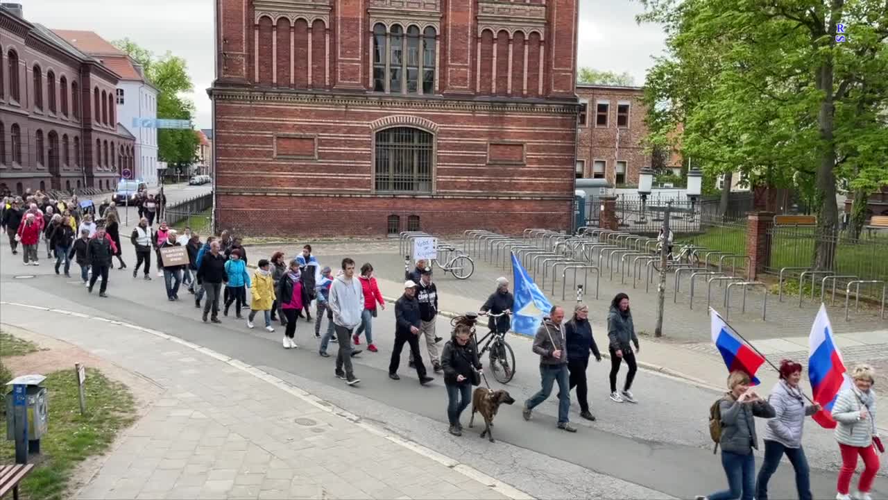 Greifswald: Der Demonstrationszug startet 16-05-2022