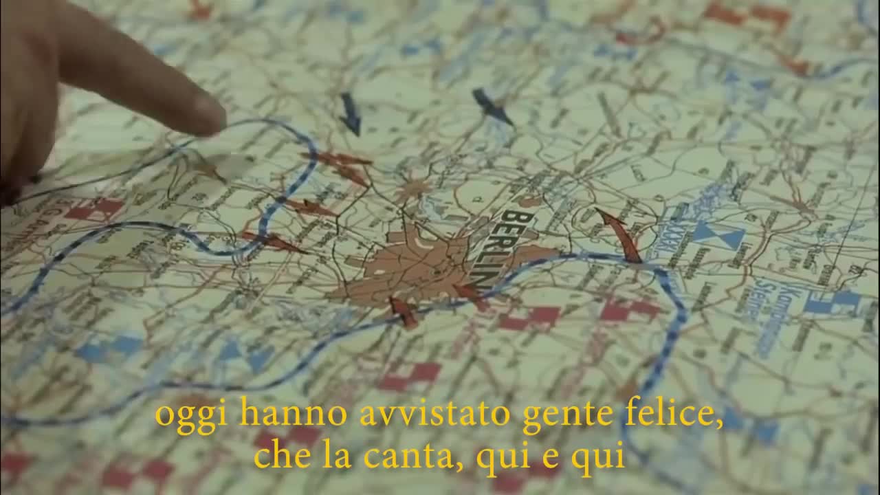 Hitler vs danser encore, scopre che la gente è felice