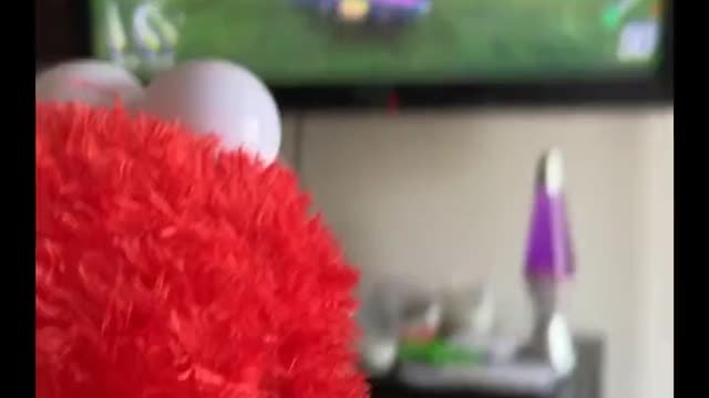 Elmo wants to play