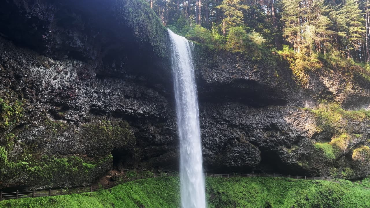 EPIC & INCREDIBLE South Waterfall! | Trail of Ten Falls | Silver Falls State Park | Oregon | 4K