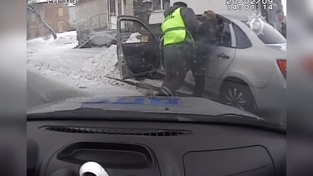 Brave Policeman Dragged Along Road By Drink-Driver