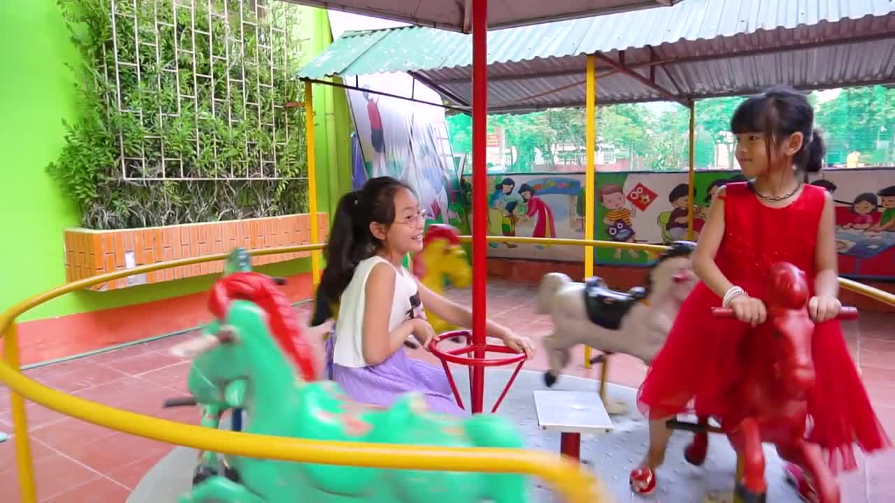 TV show LaLa Kids doctor Indoor playground for kids pretend play - Funny Video for children