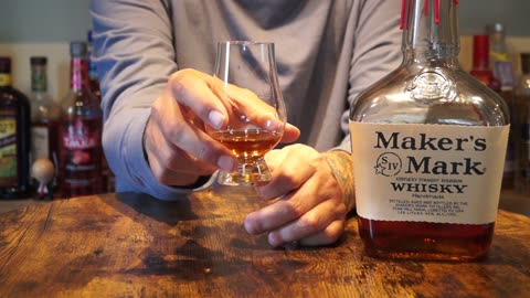 Makers Mark Kentucky Straight Bourbon Whiskey Review